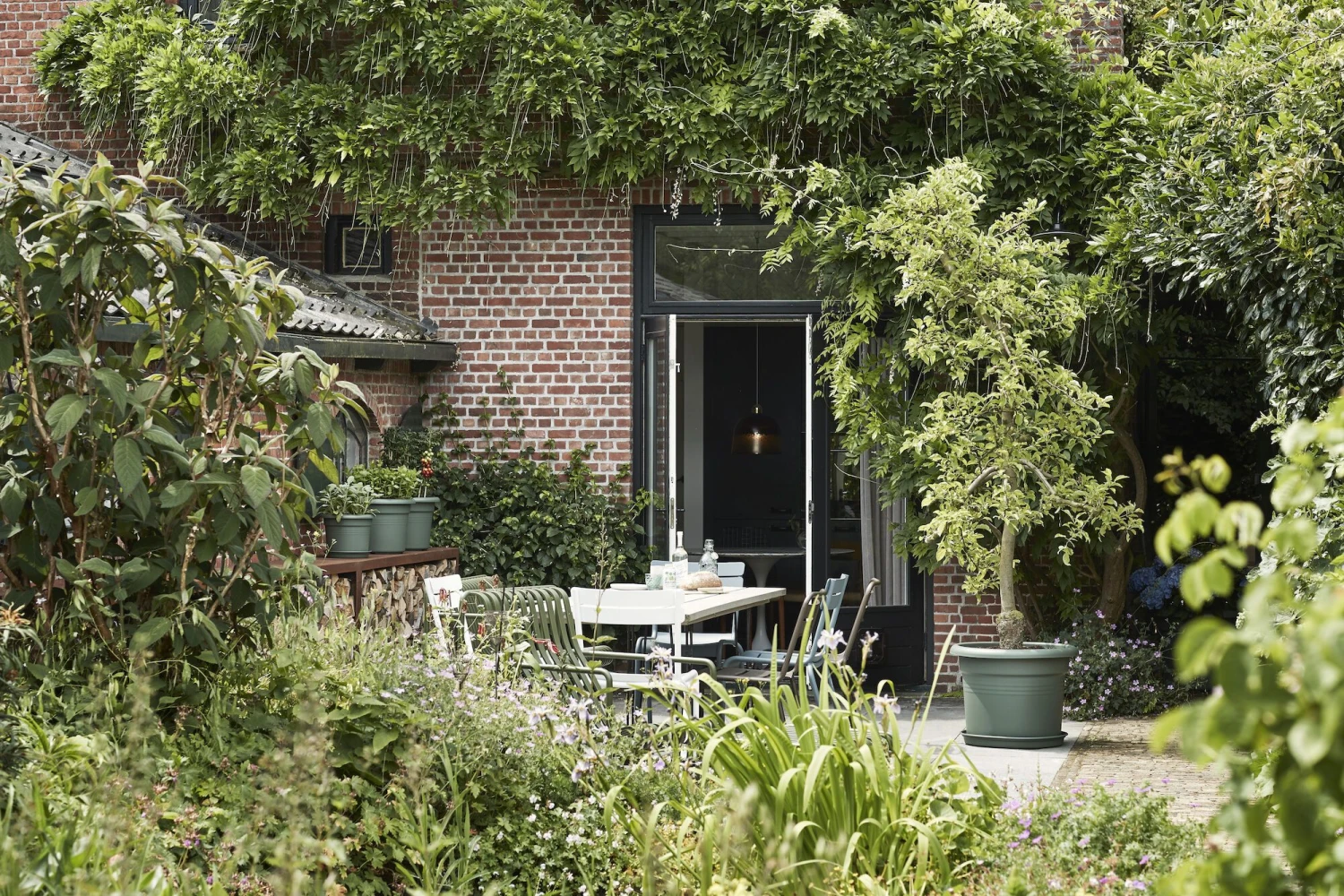 Elho Bloempot Green Basics Cilinder - D 40 Cm - Blad Groen 4 Elho Bloempot Green Basics Cilinder - D 40 Cm - Blad Groen - Afbeelding 4