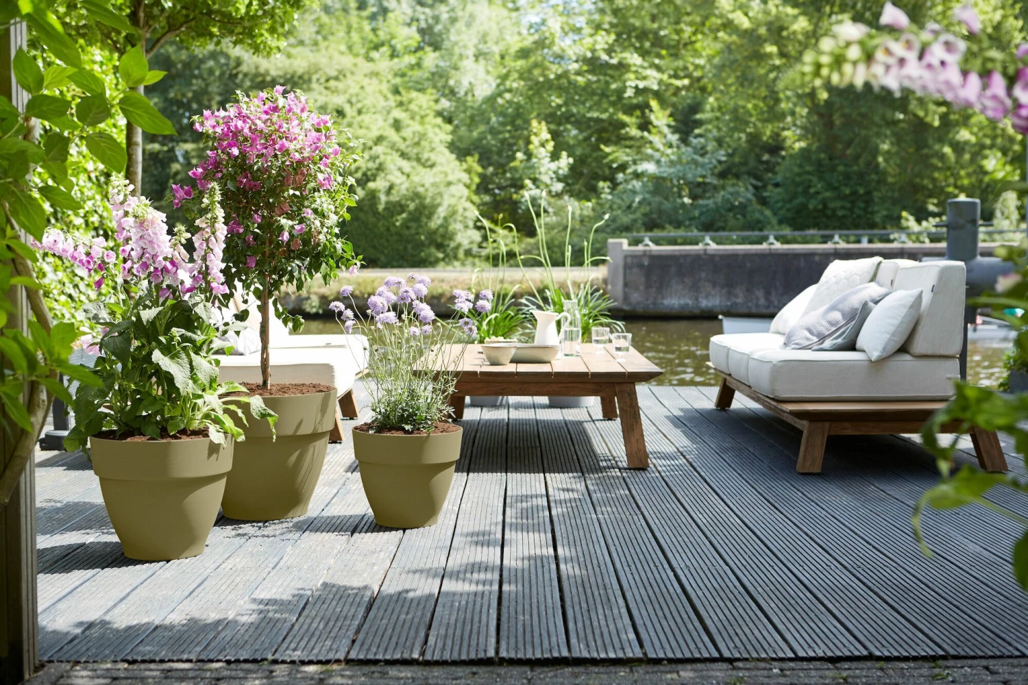 Elho Bloempot Vibia Campana Rond - D 35 Cm - Saliegroen 8 Elho Bloempot Vibia Campana Rond - D 35 Cm - Saliegroen - Afbeelding 8