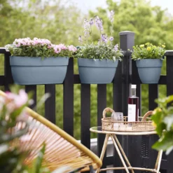 Elho Balkonbak Easy Hanger Vibia Campana Large - Vintage Blauw 17 Elho Balkonbak Easy Hanger Vibia Campana Large - Vintage Blauw -Boom Ziel Verkoop 8711904495527.in05