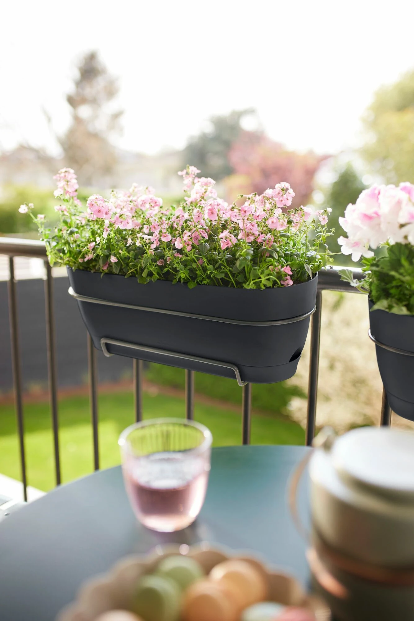 Elho Balkonbak Vibia Campana Allin1 - L 70 Cm - Antraciet 8 Elho Balkonbak Vibia Campana Allin1 - L 70 Cm - Antraciet - Afbeelding 8