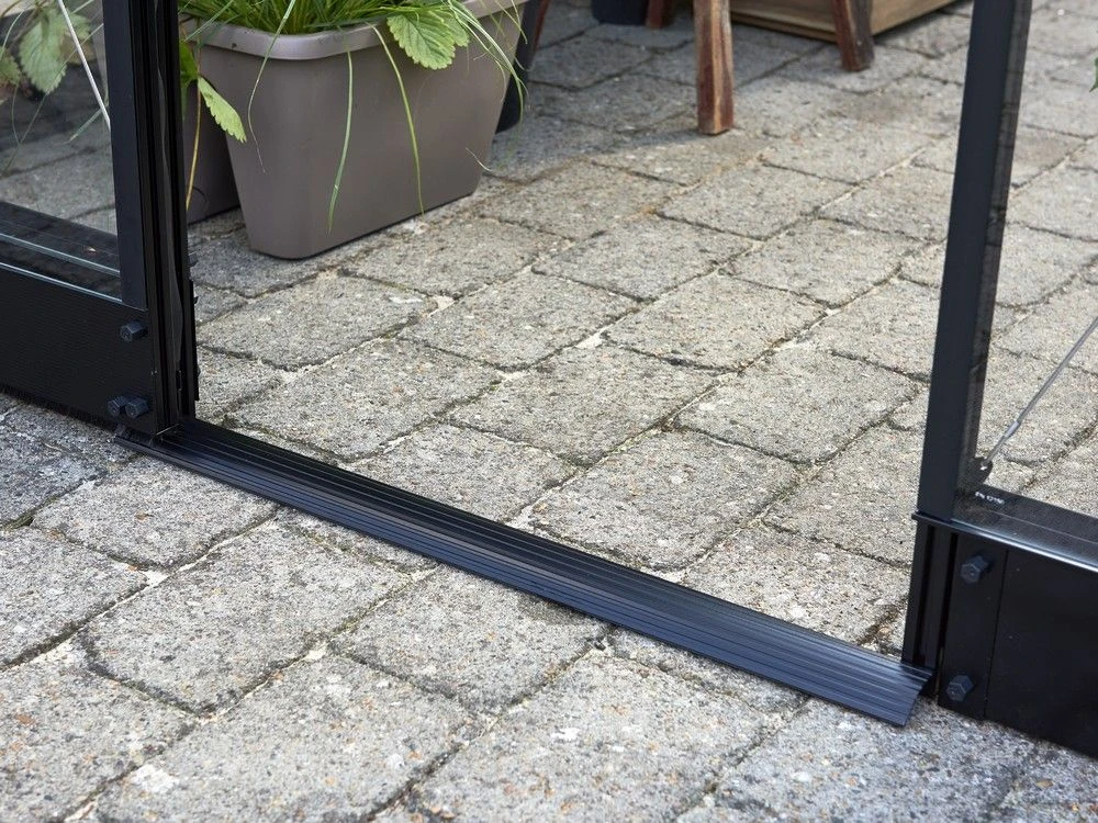 Halls Greenhouses Fundering Qube 66 - Zwart Gecoat 2 Halls Greenhouses Fundering Qube 66 - Zwart Gecoat - Afbeelding 2